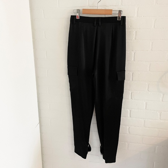 Aritzia Refined Satin Cargo Pants High-waisted Pockets Liquid Fluid Black Sz 4 - Picture 14 of 16